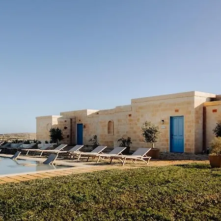 Tuta Agrotourism 住宿加早餐酒店 Kerċem