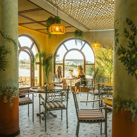 Tuta Agrotourism 住宿加早餐酒店 Kerċem