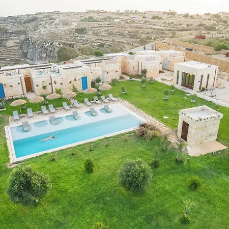 Tuta Agrotourism 住宿加早餐酒店 Kerċem