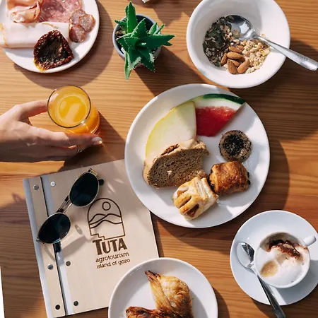 Tuta Agrotourism 4*