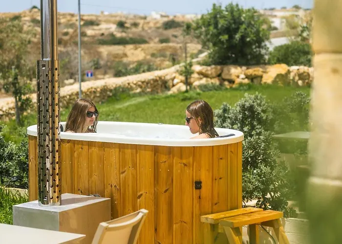 Tuta Agrotourism Kerċem